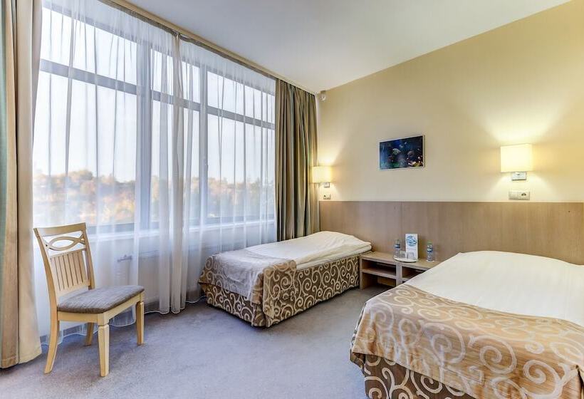 اتاق استاندارد با چشمانداز رودخانه, Aquarium