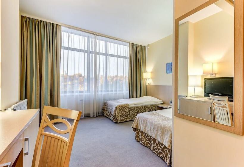 اتاق استاندارد با چشمانداز رودخانه, Aquarium