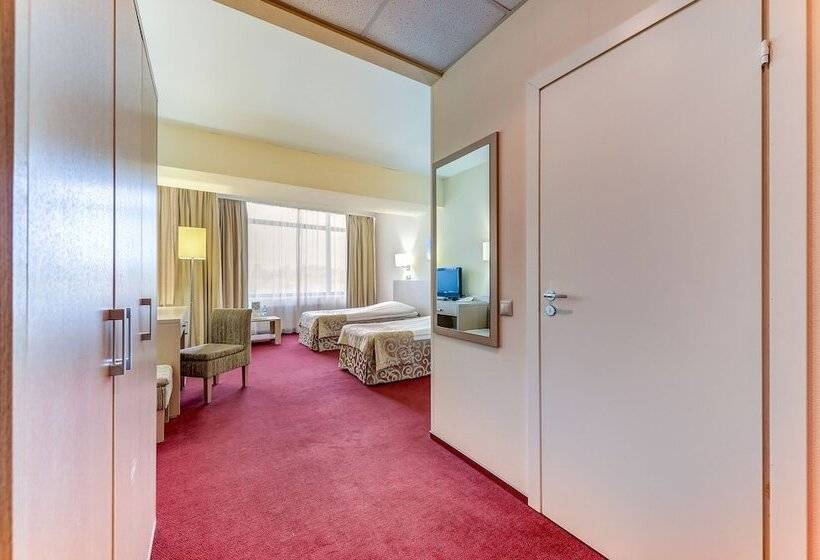 استودیوی استاندارد, Aquarium