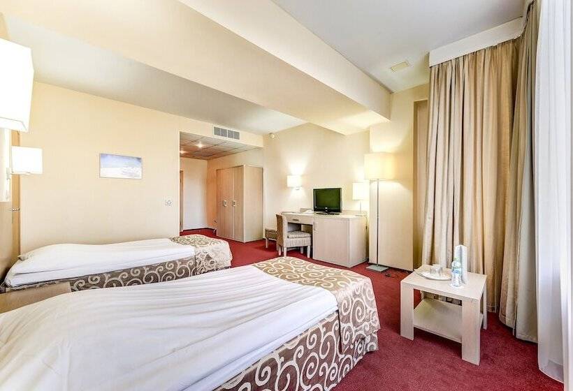 استودیوی استاندارد, Aquarium