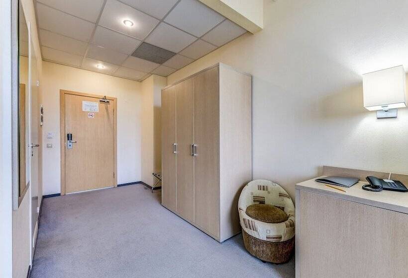 اتاق استاندارد با چشمانداز رودخانه, Aquarium