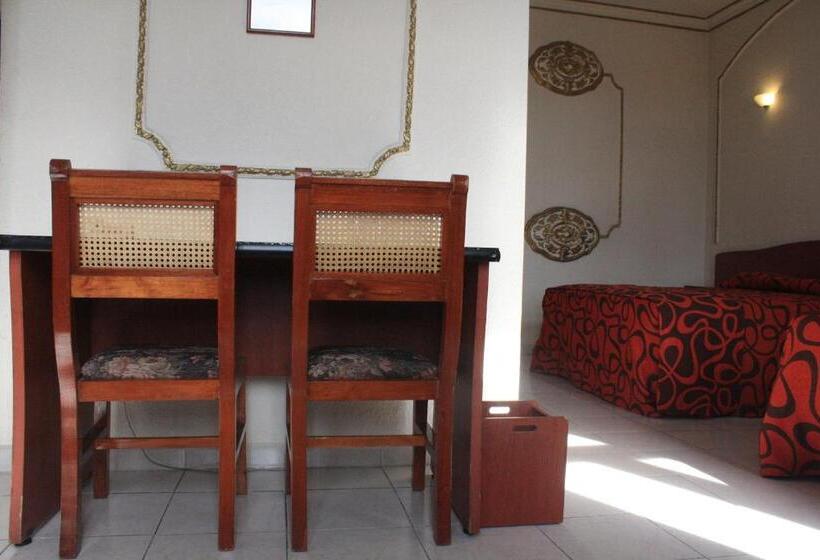 Семейный Номер, Casa De La Luna