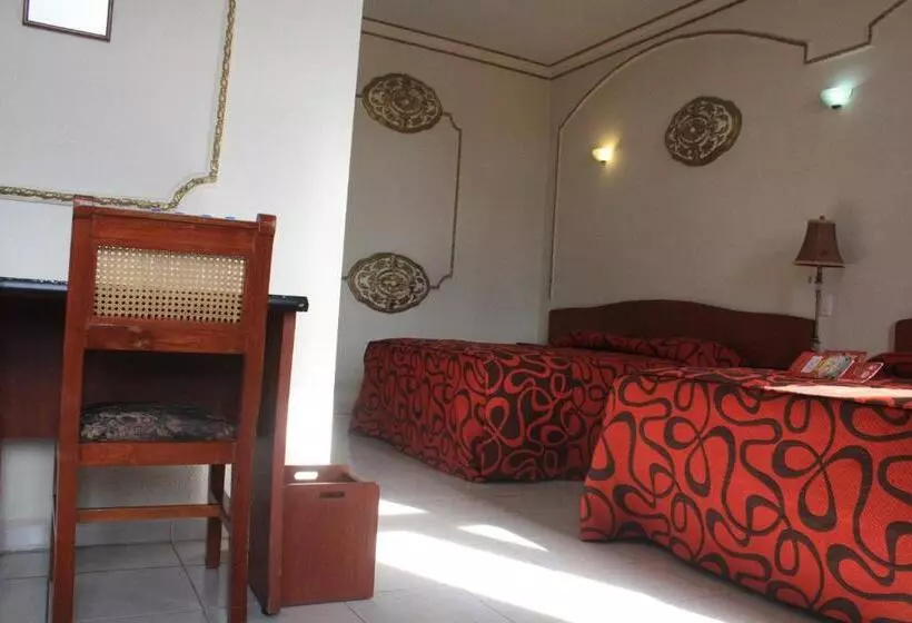 اتاق خانوادگی, Casa De La Luna