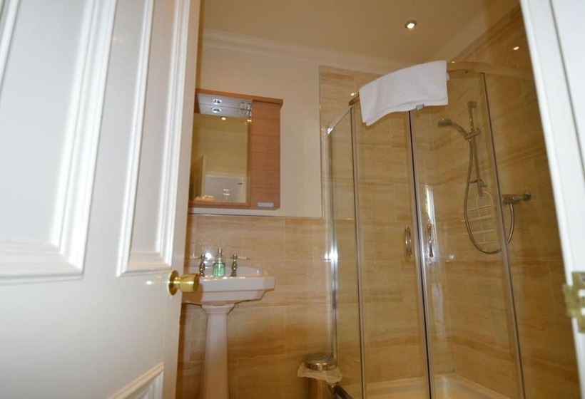 Номер Стандарт, Creag Mhor Lodge