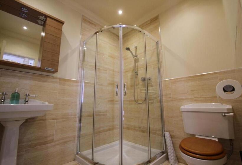 Номер Стандарт, Creag Mhor Lodge