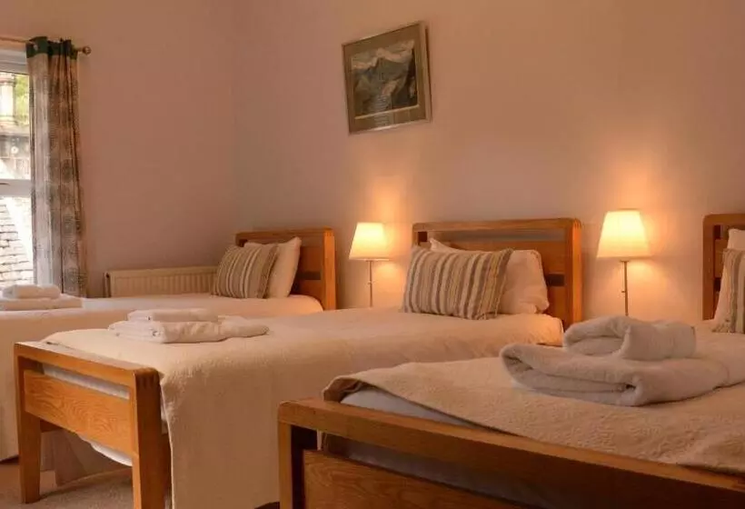 エコノミートリプルルーム, Creag Mhor Lodge