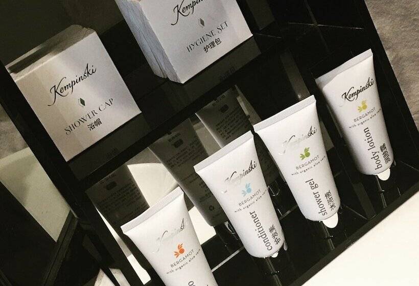 수피리어 룸 도시 전망, Grand Kempinski Hotel Shanghai