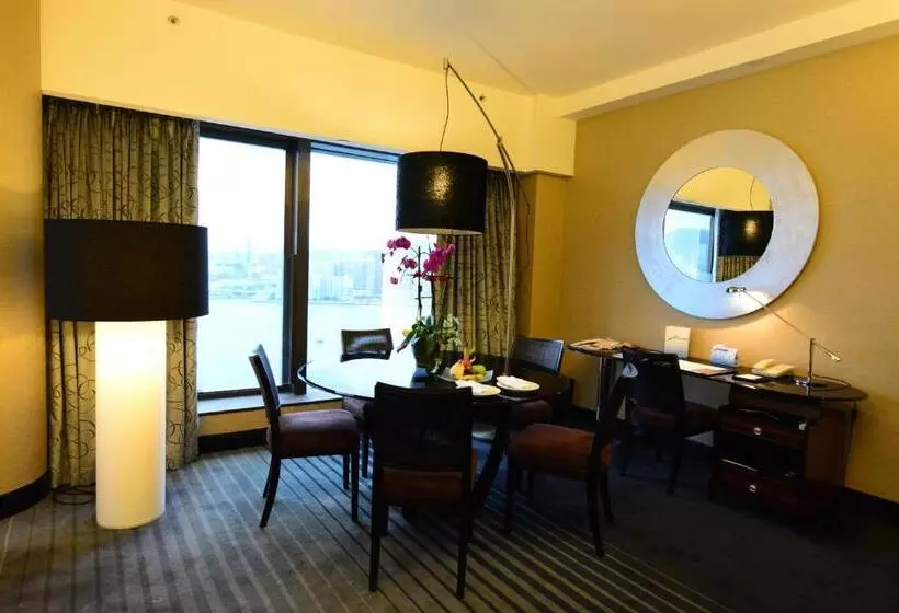 Premium Suite