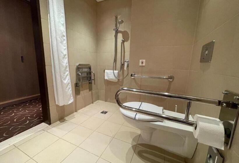 Номер Стандарт Кровать Кинг Адаптированный для Инвалидов, Holiday Inn Resort Warsaw Józefów, An Ihg