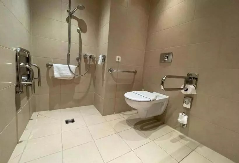 اتاق استاندارد با تخت بزرگ برای معلولان, Holiday Inn Resort Warsaw Józefów, An Ihg