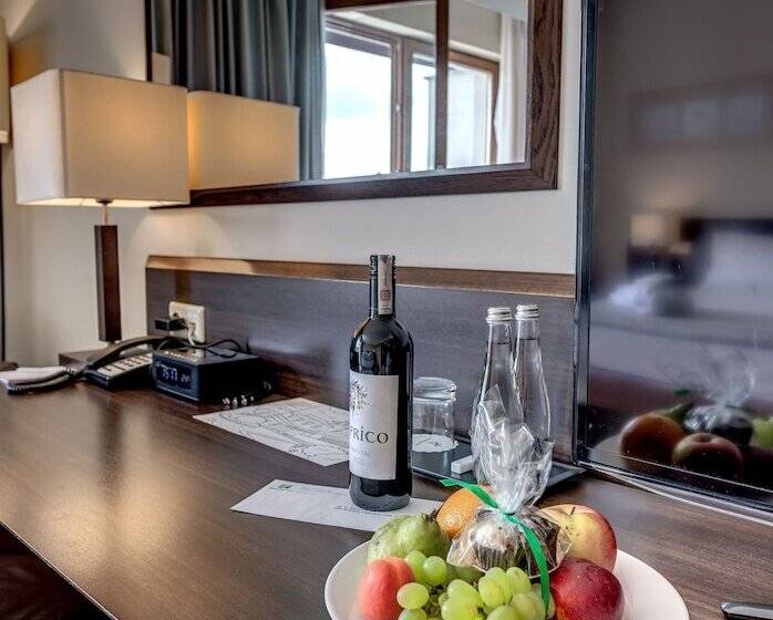 스탠다드 룸, Holiday Inn Resort Warsaw Józefów, An Ihg