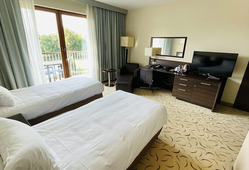 프리미엄 룸, Holiday Inn Resort Warsaw Józefów, An Ihg