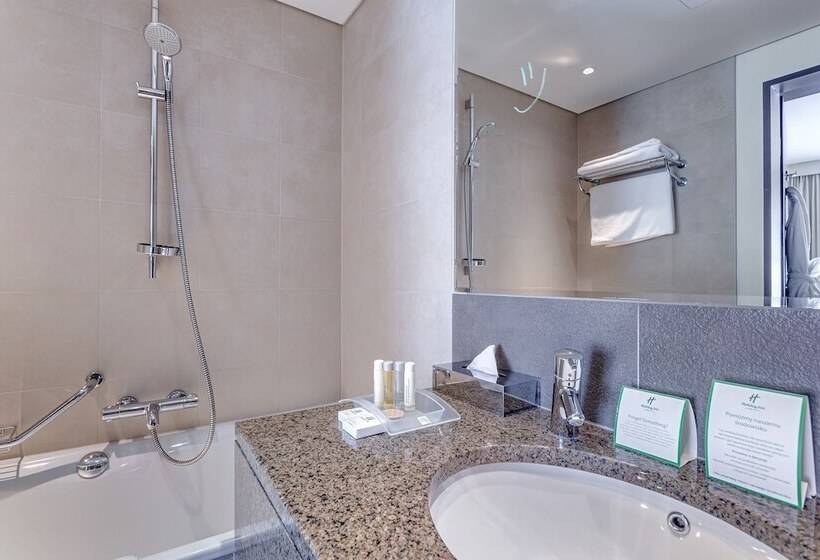 Номер Премиум, Holiday Inn Resort Warsaw Józefów, An Ihg