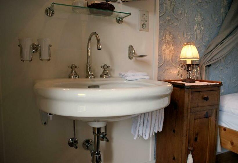 חדר סטנדרט נוף להרים, Hôtel Bella Tola & Spa