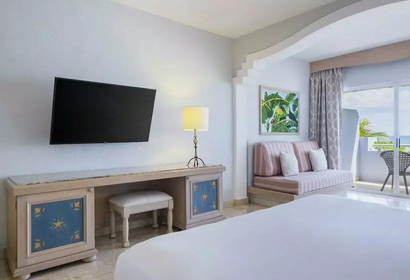 سوییت جونیور با چشم‌انداز دریا, Iberostar Waves Paraíso del Mar