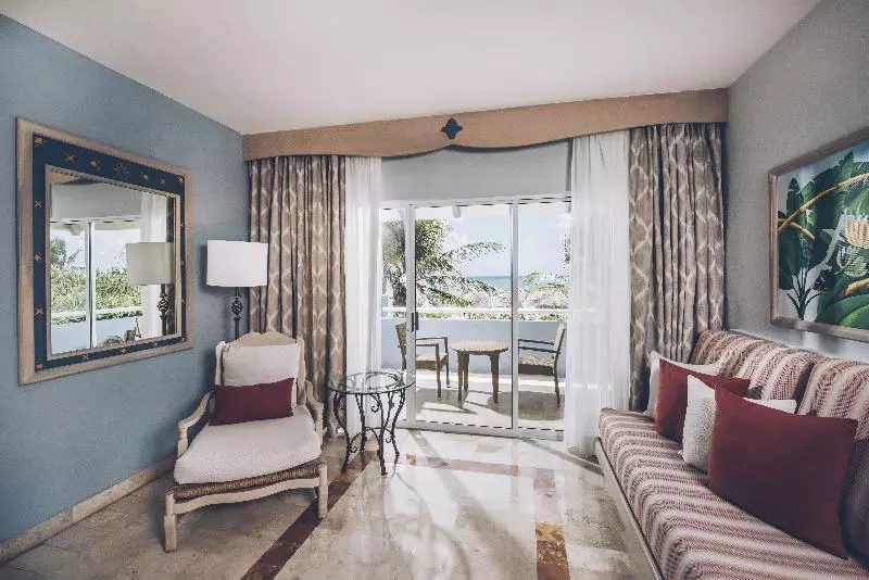 سوییت جونیور با چشم‌انداز دریا, Iberostar Waves Paraíso del Mar