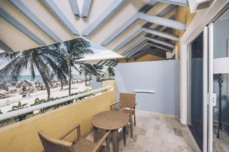 سوییت جونیور با چشم‌انداز دریا, Iberostar Waves Paraíso del Mar