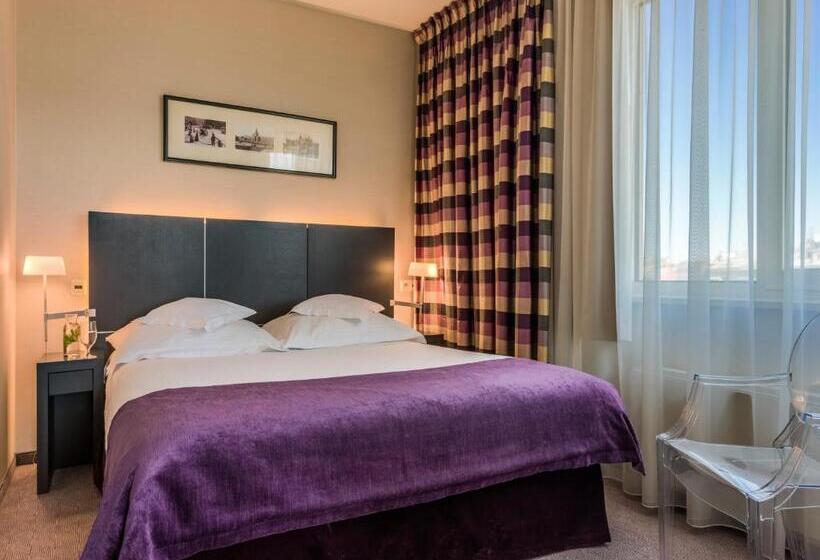 جناح ملكى, Kossak