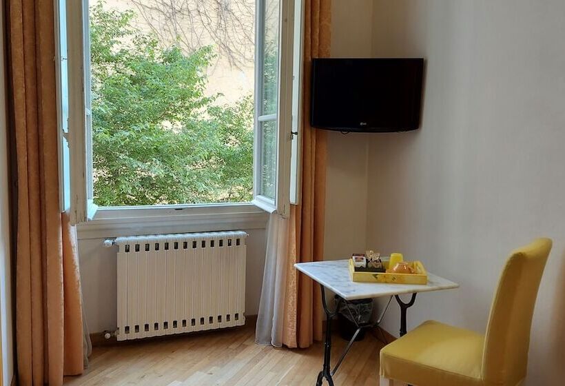 اتاق استاندارد یک نفره, La Locandiera B&b