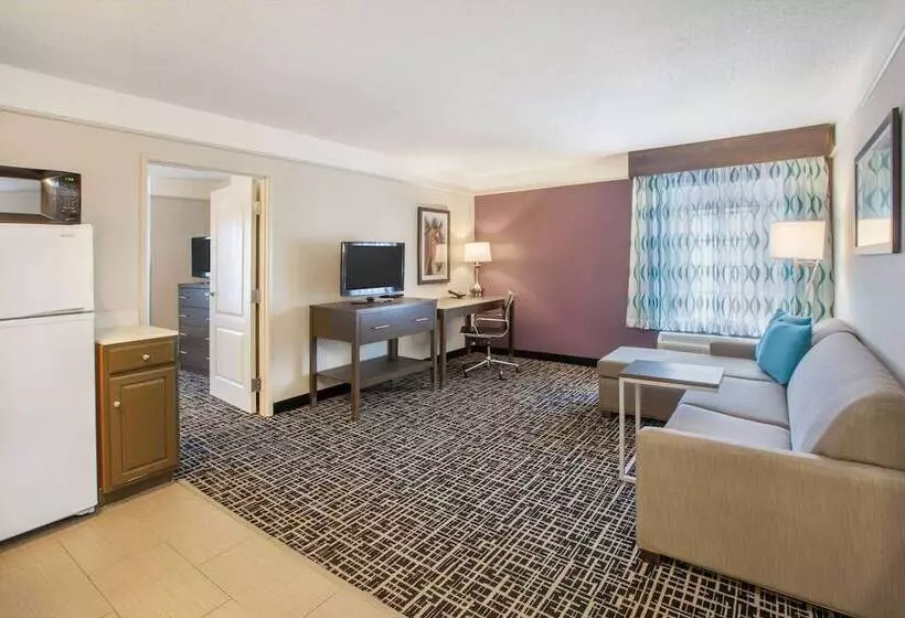 身障者適用スタンダードルーム, La Quinta By Wyndham Cincinnati Airport Florence
