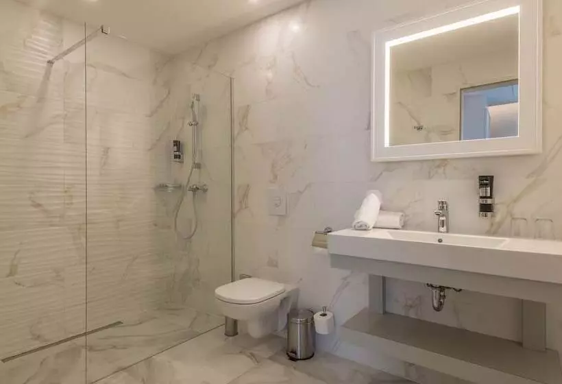 コンフォートルーム, Leonardo Boutique Hotel Budapest M Square