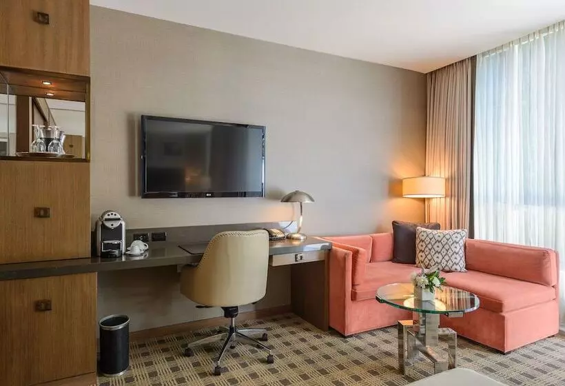 اتاق استاندارد با تخت بزرگ برای معلولان, Loden Vancouver