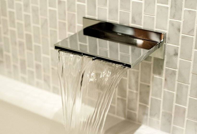 带大床的标准间, Loden Vancouver