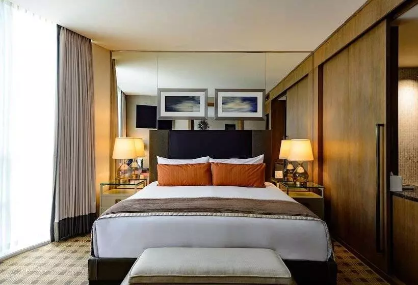 اتاق استاندارد با تخت بزرگ, Loden Vancouver