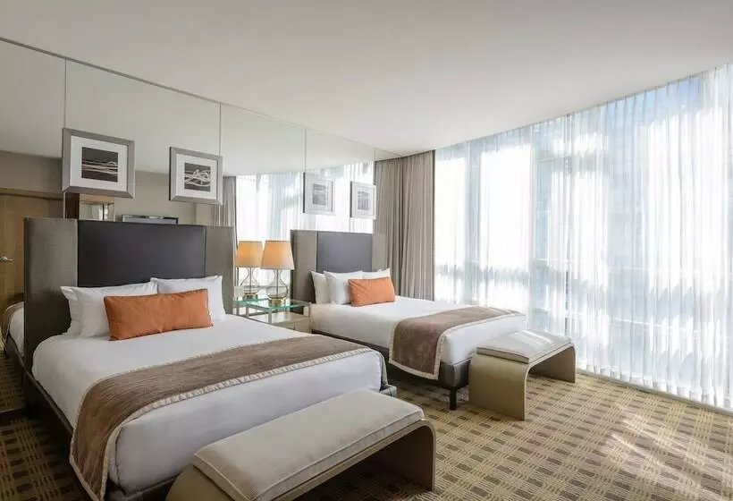 اتاق استاندارد با 2 تخت دوبل, Loden Vancouver