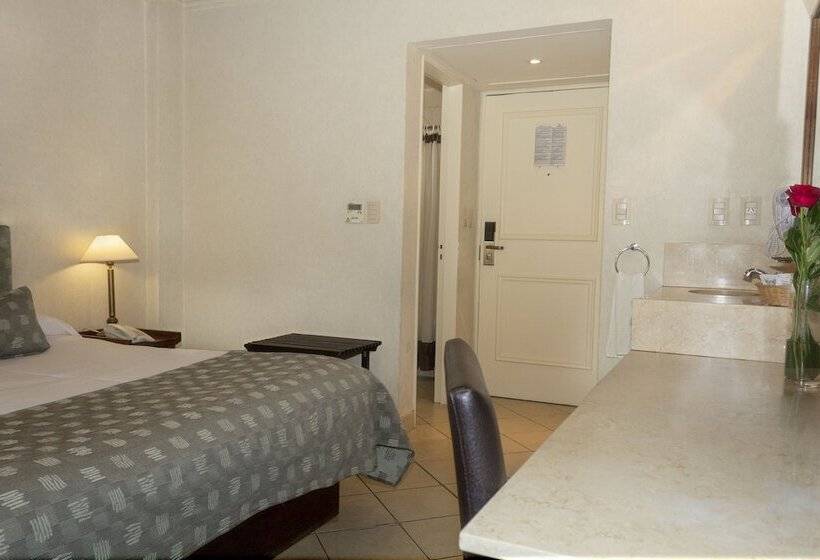 اتاق استاندارد چهار تخته, O2 Hotel Buenos Aires