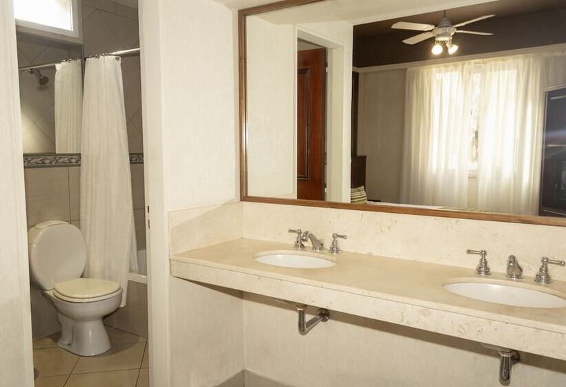 اتاق استاندارد چهار تخته, O2 Hotel Buenos Aires