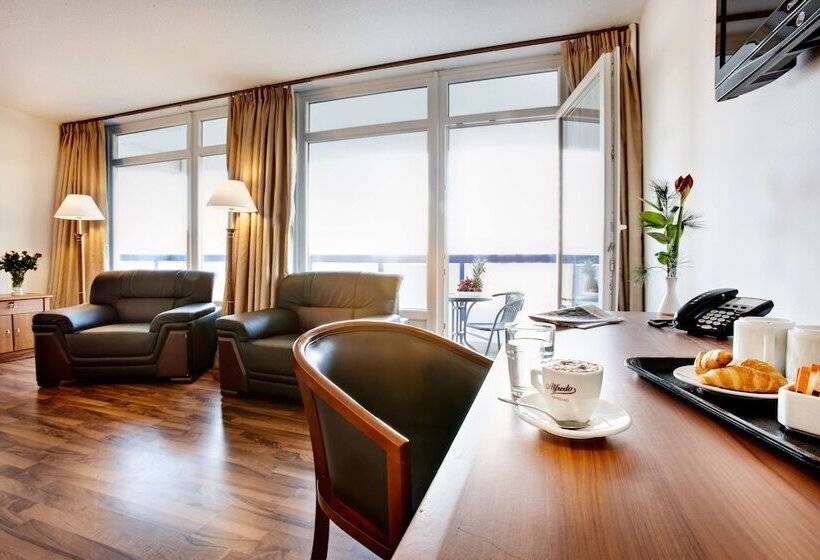 标准间带双人床, Plöner See By Tulip Inn