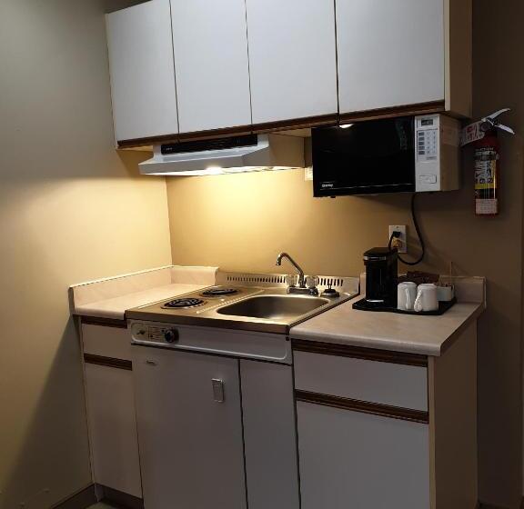 家庭套房, Riverland Inn & Suites