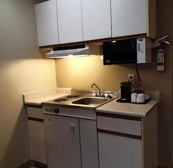 سوییت خانوادگی, Riverland Inn & Suites