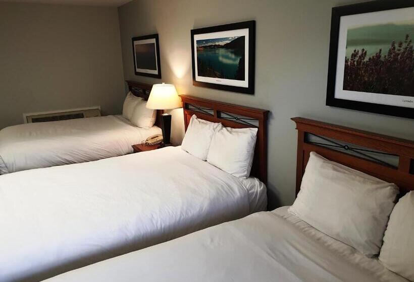 バルコニー付きスタンダードトリプルルーム, Riverland Inn & Suites