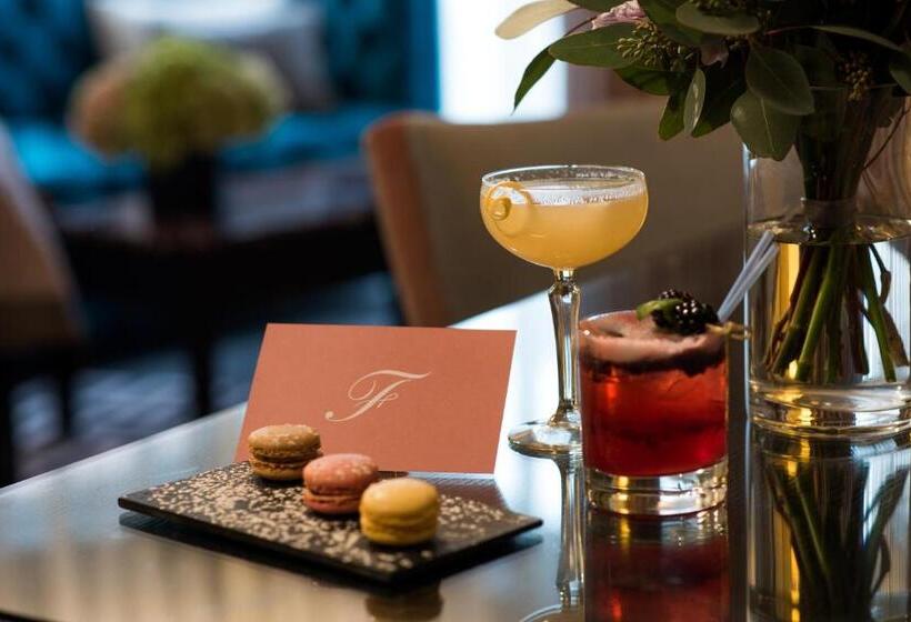 キングサイズベッドのスーペリアルーム, The Fitzwilliam Hotel Belfast