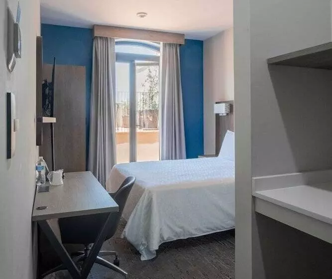 Standard Room Double Bed City View, Holiday Inn Express Morelia Centro Historico