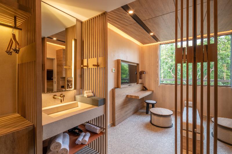 1ベッドルームアパートメント, Veronica