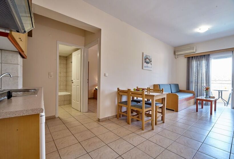 家族用アパートメント, Veronica