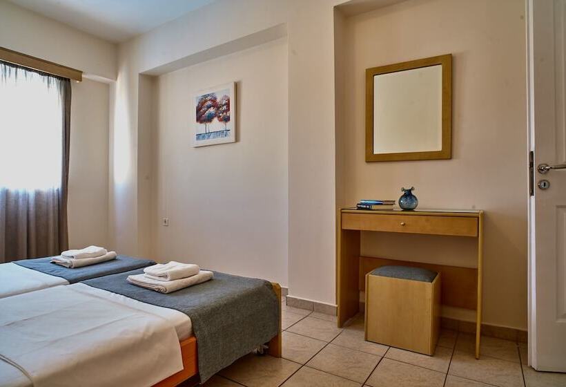 家族用アパートメント, Veronica