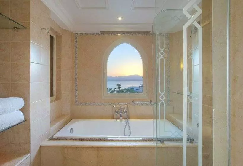 اتاق استاندارد با چشم‌انداز دریا, Kempinski Hotel Soma Bay