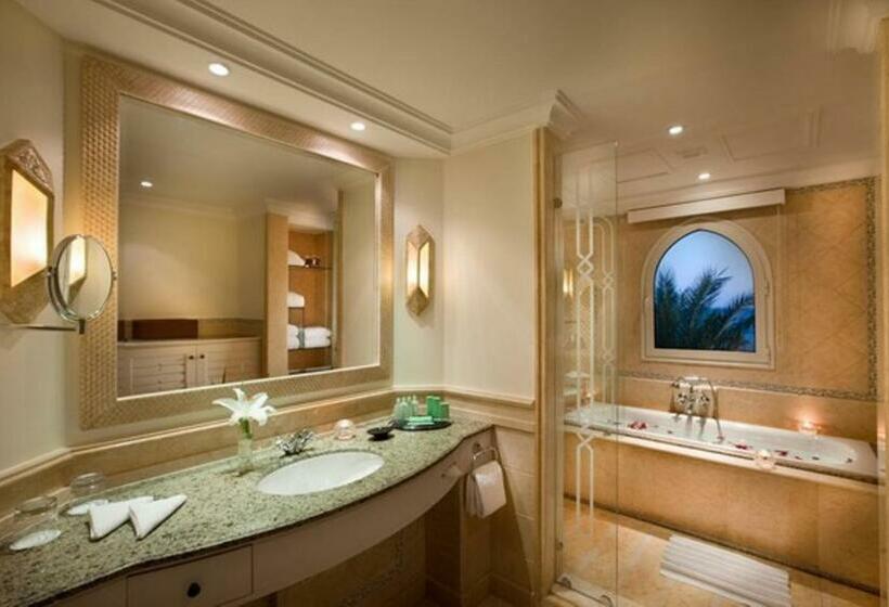 اتاق اساندارد با چشم‌انداز جانبی به دریا, Kempinski Hotel Soma Bay