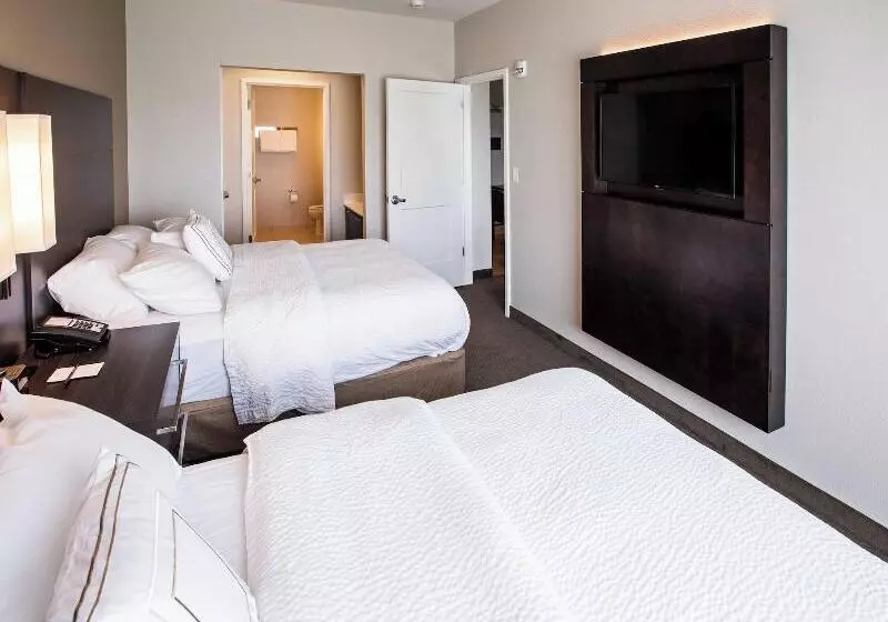 Superior Kolmen Hengen Huone, Leonardo Boutique Hotel Budapest M Square