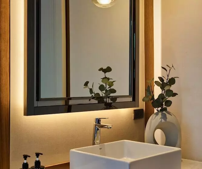 سوئیت اجرایی با چشم‌انداز دریا, Relo  The Urban Escape   Huahin