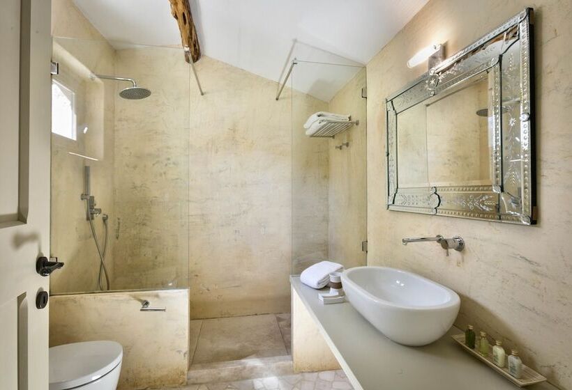 סוויטת ג'וניור, Stazzo Lu Ciaccaru