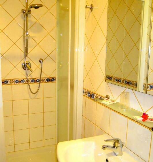 Delüks Oda, Loremar