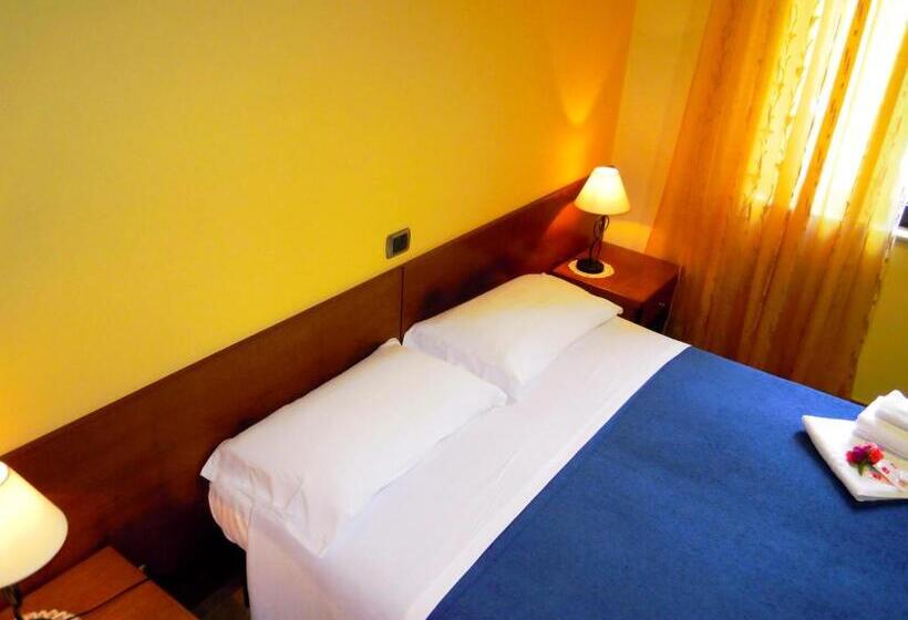 Delüks Oda, Loremar