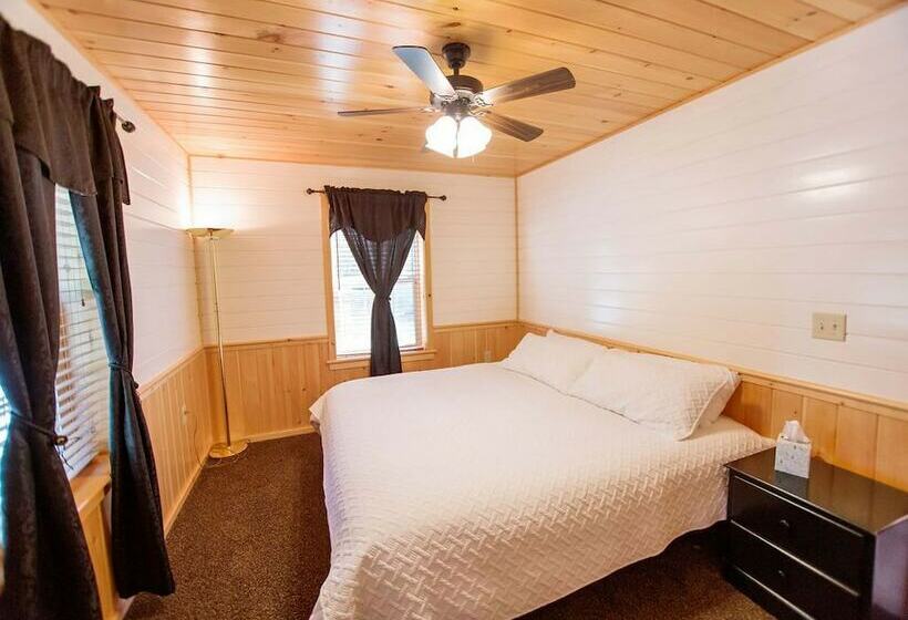 小室, Zook Cabin See 4 States From The Deck A+views