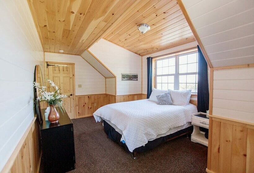 小室, Zook Cabin See 4 States From The Deck A+views