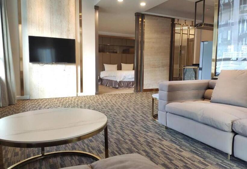 سوییت اجرایی, Muen Yuan Dong Hot Spring